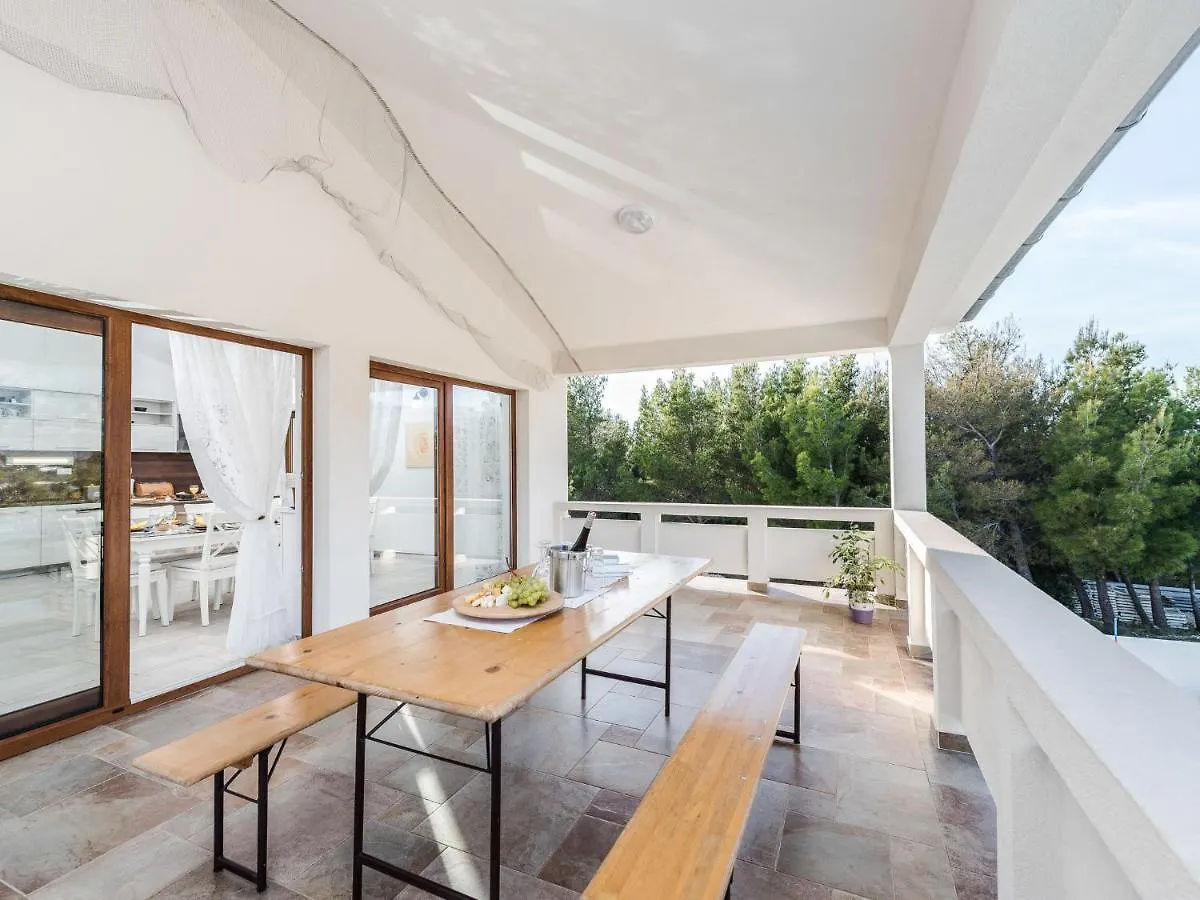 Holiday Home Velebit By Interhome Rovanjska
