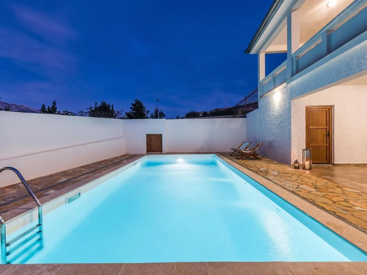 Holiday Home Velebit By Interhome Rovanjska